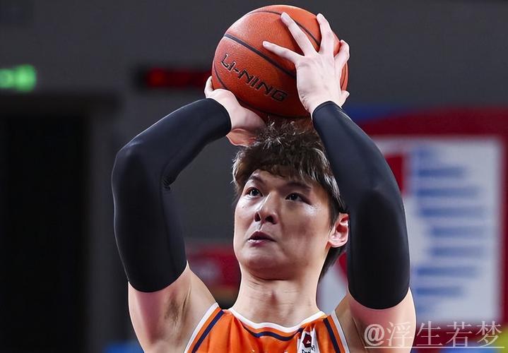 王哲林得分超越王治郅 跻身CBA历史第六位 王哲林得分超越王治郅 跻身CBA历史第六位