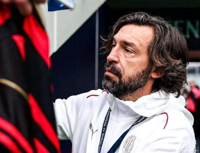 45岁皮尔洛神级发挥！30米任意球直挂死角：精准制导 无与伦比的弧线